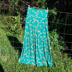 LulaRoe Women's Skirt/Dress with shell.